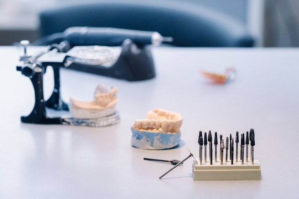 grinding tools and drills for dental technicians